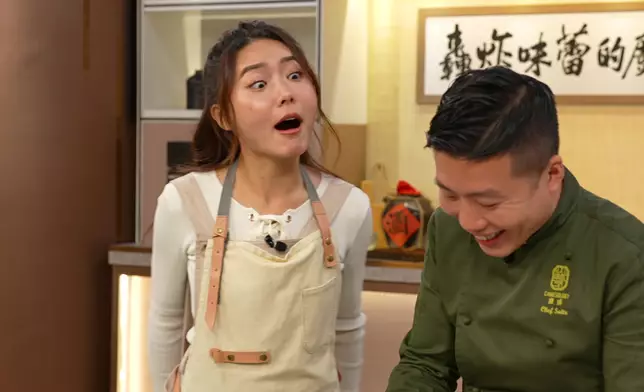 周世韜幽默回答：「四川臘肉梗係四川買啦！」