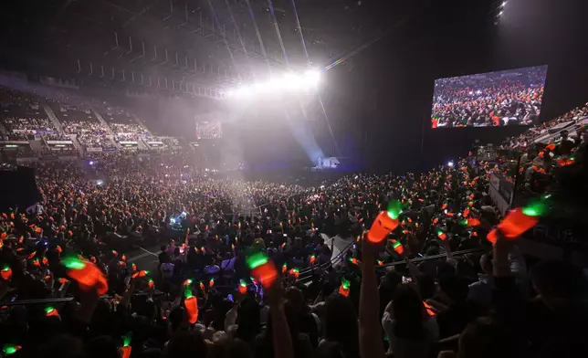 「紅蘿蔔」手燈。