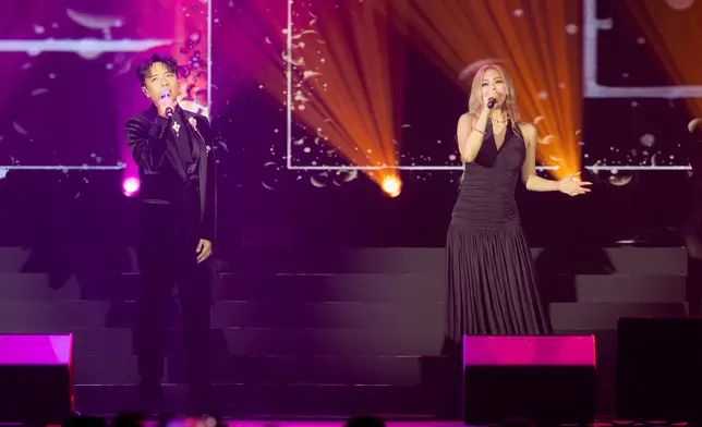 師妹Gin Lee李幸倪專誠現身撐場，二人合唱《合久必婚》。