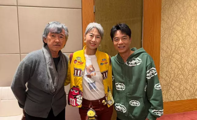 林子祥與葉蒨文亦驚喜現身後台探班。