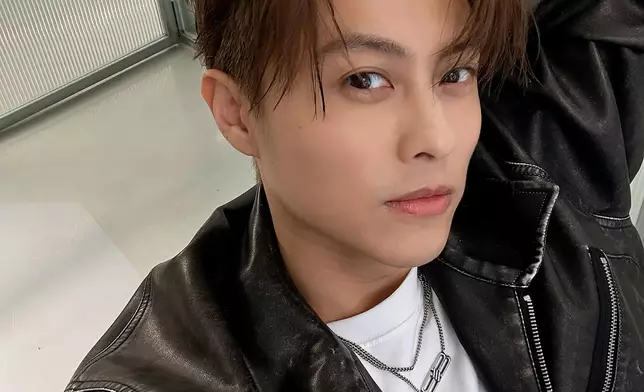 台媒報道王子被捕消息，見到王子身穿全黑裝束、頭戴同色鴨舌帽，雙手以衣物遮蓋手銬，神情淡定未見異樣。