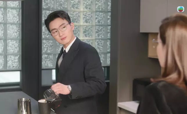 有網民盛讚周嘉洛在第二集中與阿佘的兩場正面交鋒戲不但零怯場，而且氣場也不輸阿佘，證明嘉洛仔演技真係有進步。