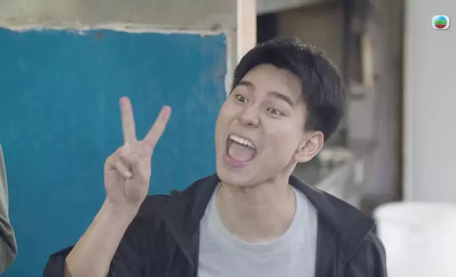 但蔡景行就好跩。