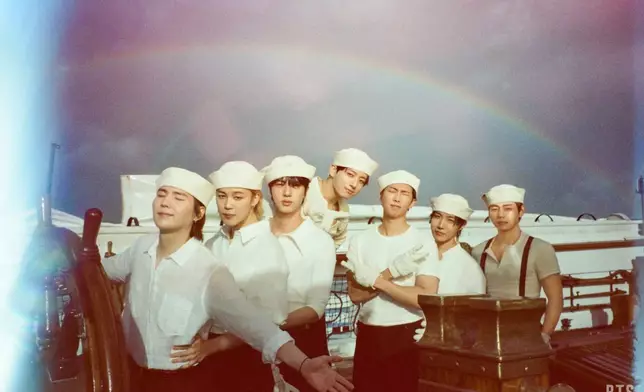 新歌《SWIM》稱霸排行榜。BTS官方X圖片