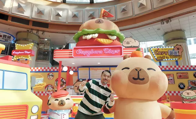 佛系經理PIMOO於馬鞍山廣場的「豚長Chill慢餐店」接待Foodie Brian。