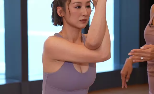 高海寧示範何謂「瑜」美人。