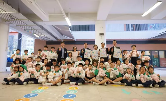 李家超表示會與團隊研究將計劃進一步擴展，讓更多家庭受惠。