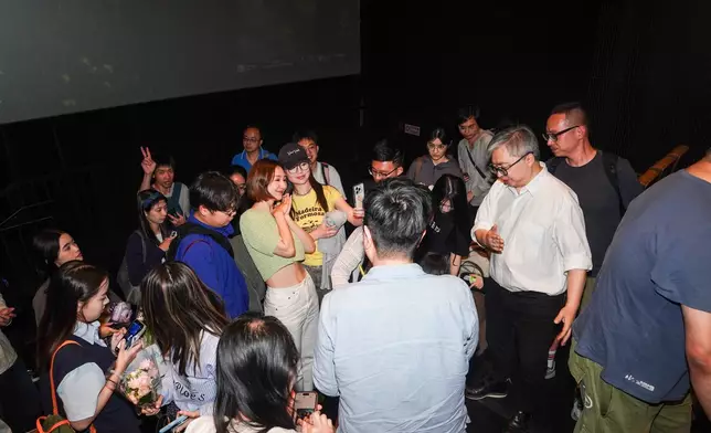 高海寧好受歡迎。