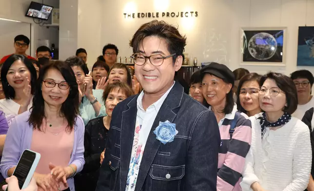 但為答謝豪殼及員工心思是日破戒一天。