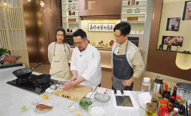 名廚 Bosco則帶來「豬油渣炒飯」。