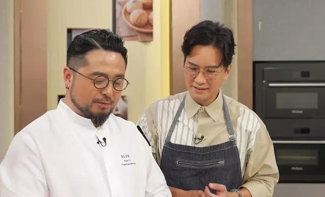 Bosco提醒蒸飯要乾身並整散，若炒時成糰，加入少量水分即可輕鬆鬆開。