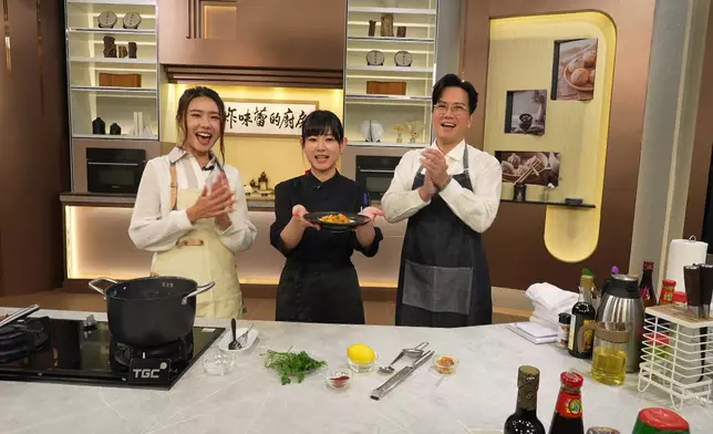 明晚的第七集，「美女主廚」鄭紫欣（Kobe）示範「海膽帶子意大利餃子」。