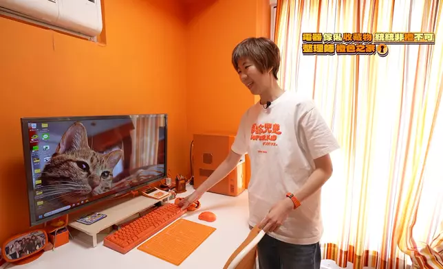 阿橙由中學用到現在的電腦及鍵盤。