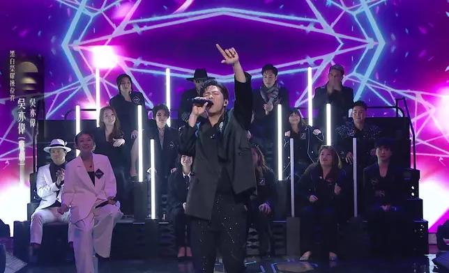 吳亦偉唱《吳亦偉》引爆全場氣氛。