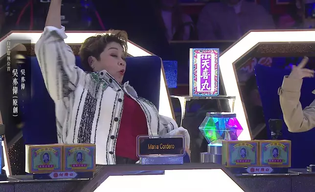 肥媽、谷婭溦、張佳添與海兒聽到勁投入。