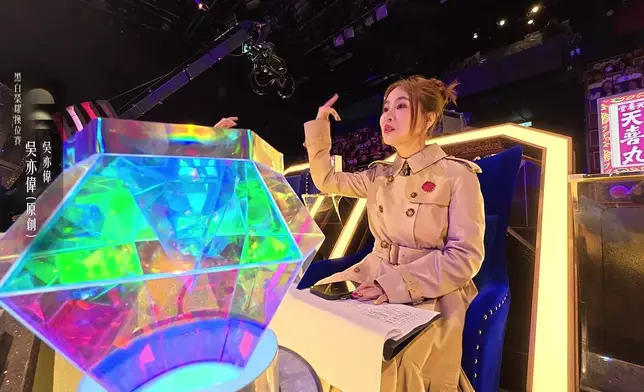 肥媽、谷婭溦、張佳添與海兒聽到勁投入。