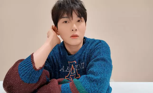 厲旭事後到醫院探望粉絲。SJ官方圖片