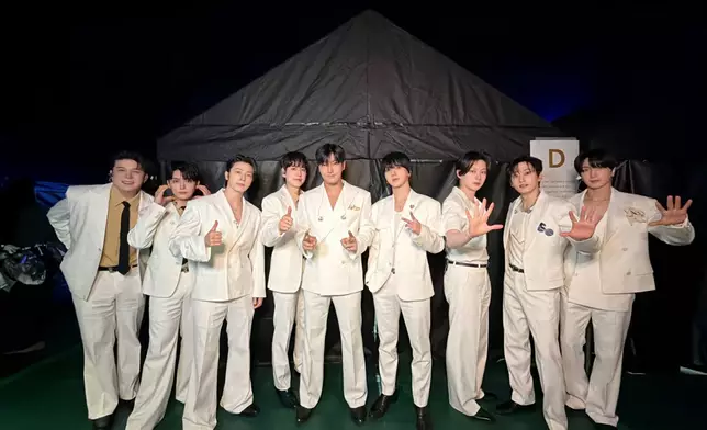 厲旭希望粉絲可以與SJ一起長長久久。SJ官方圖片