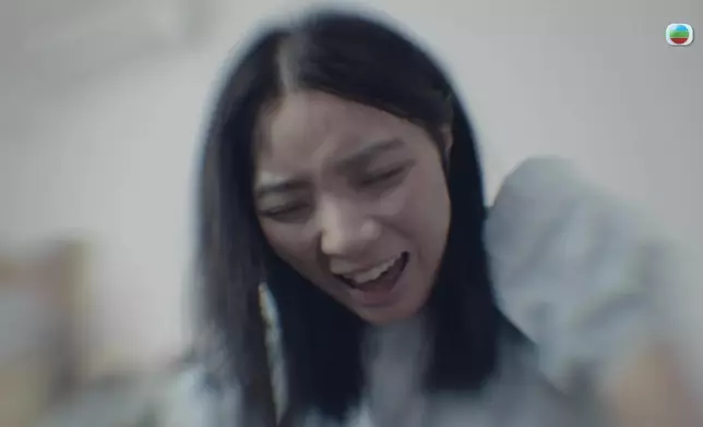 而佢演繹嘅歇斯底里同崩潰都好入心。