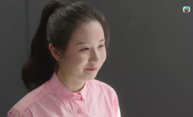 雖然言官判咗靜宜入更生中心，但其實佢私下有託蔣祖曼拎本書畀靜宜予以關心及指引，好有愛。