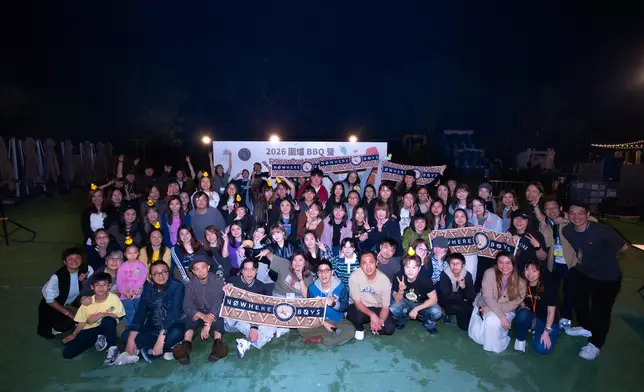 陳健安的歌迷會「本原族」與Nowhere Boys的歌迷會「Nowhere Boys &amp; Girls」，日前在大埔燒烤場舉行第二次聯合BBQ派對，過百粉絲參與。