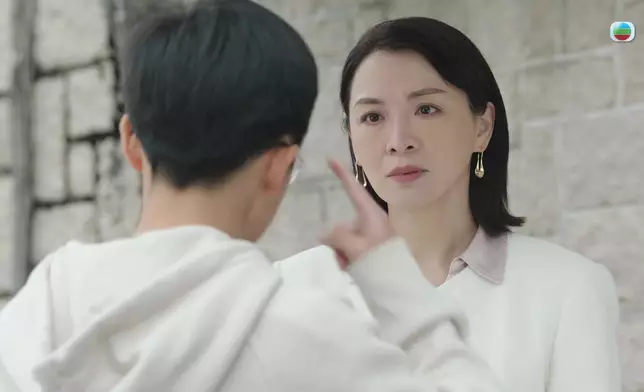 劉倬昕面對陳煒都依然零怯場，難怪獲讚前途無限。