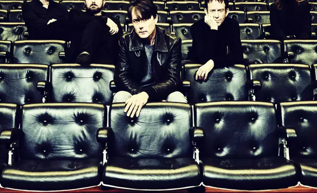 英倫殿堂Britpop樂隊Suede將於本周六（4月11日）晚上7時，在西九文化區安盛竹翠公園舉行《The Antidepressants Tour in Hong Kong》。