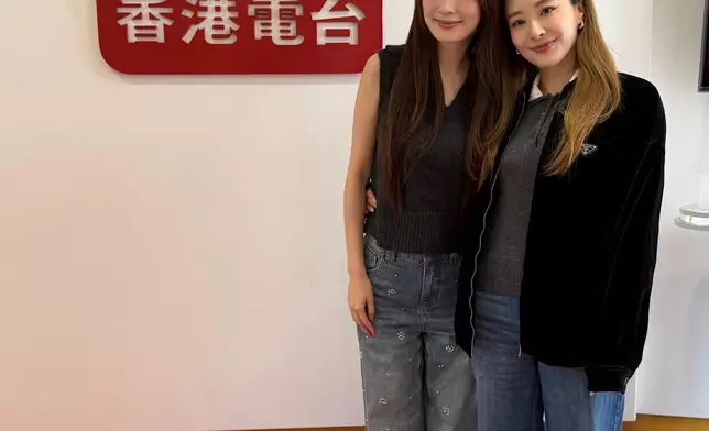 蔡潔笑言二人合作「同拍拖有少少似」，好彩有對方傍住，目標是讓觀眾看完大讚「估你哋唔到」。