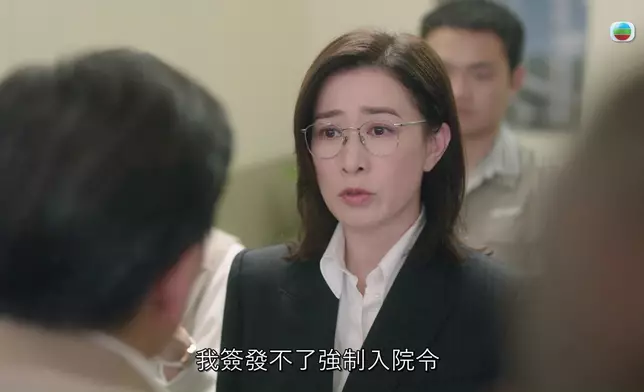 阿佘單憑眉頭眼額已經成功嘲弄煒烈，難怪網民大嗌好爽。