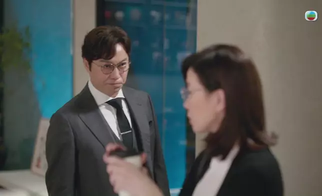 阿佘同阿譚呢段單憑眼神微表情互動、「無聲勝有聲」嘅場口好好睇，唔少網民都希望光正同言官可以復合。