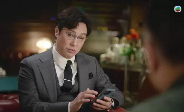 呢場酒吧Man’s Talk，阿譚同許紹雄嘅互動又係一絕。