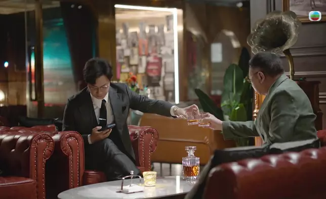 呢場酒吧Man’s Talk，阿譚同許紹雄嘅互動又係一絕。