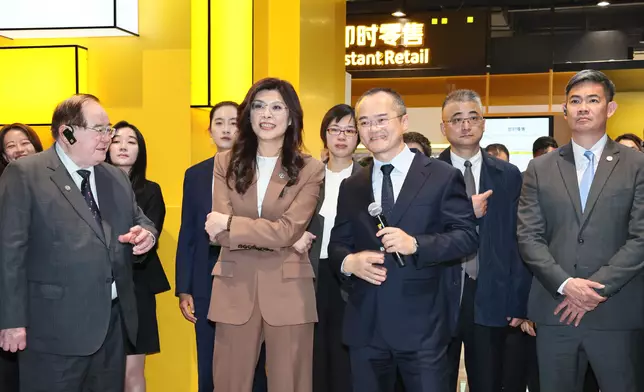 中國國民黨主席鄭麗文一行於星期三(4月8日)下午在上海展開參訪行程，首站考察了位於楊浦區的美團綜合指揮中心。