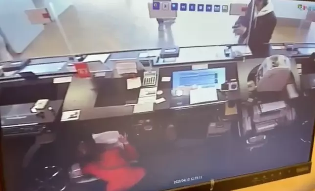 疑犯指嚇職員。Billy Chan FB