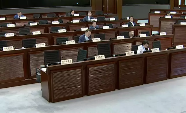 立法會財委會審議政府提出18億元緊急撥款。立法會直播截圖