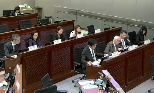 多名政府官員出席會議。立法會直播截圖