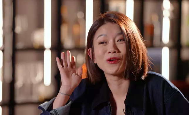 雲妮爆父親扮瞓覺「偷聽」她唱歌。