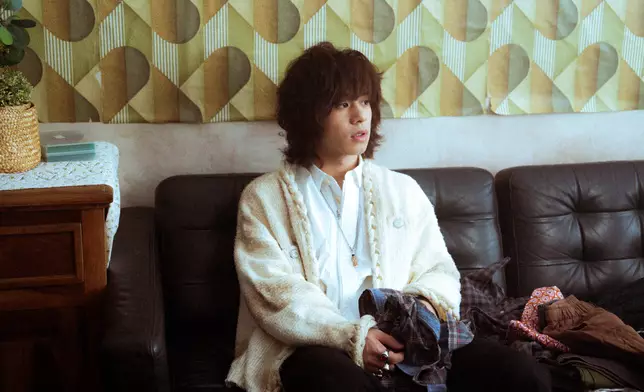 曾比特（Mike）推出今年第二首派台作品《CHANGE》，由Oscar填詞、蘇道哲監製，以「只要你願意，新開始永遠不晚」為主題。