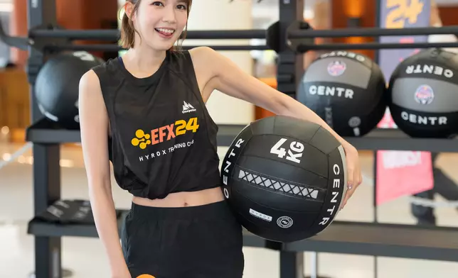 蘇皓兒直言Wall Balls最吃力，但與教練一同完成充滿成功。