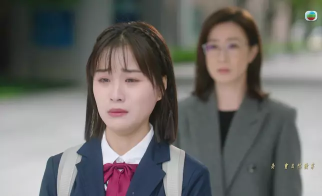 當言官慢慢行近兼講出Tracy嘅心聲，珈嘉嘅演繹明顯係越喊越傷心同時又有啲感動，其實呢一幕以新人嚟講表現真係唔錯。