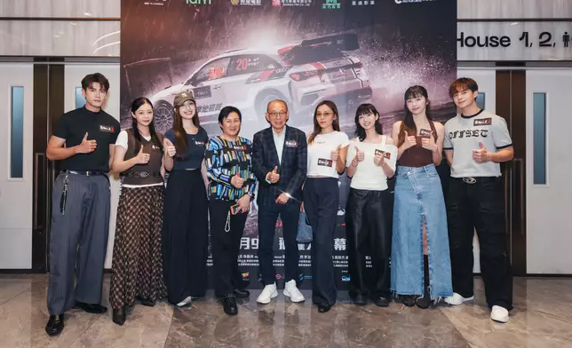 楊受成伉儷率領英皇旗下眾星現身力撐。