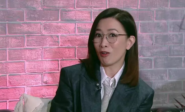 阿佘用咁嘅表情回應黃宗澤嘅提問，到底阿佘嘅回應係咩呢？