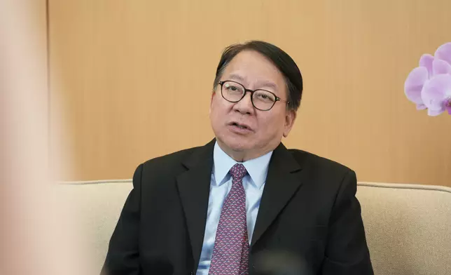 政務司司長陳國基接受專訪時開門見山指出：「沒有安全，發展無從談起。」（巴士的報記者攝）