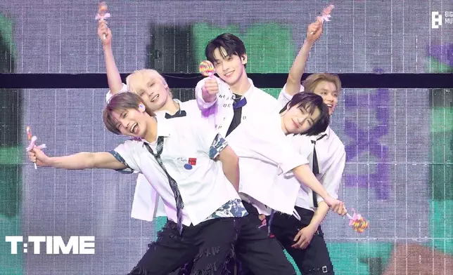 TXT成員在發佈會上分享自己想法。TXT官方圖片