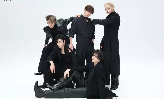 男團TXT跨越「七年魔咒」。TXT官方圖片