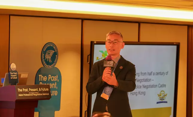 警察談判組主管廖珈奇總警司分享危機談判經驗。