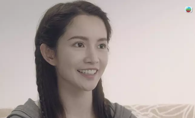 但佢清純起上嚟又好清純。