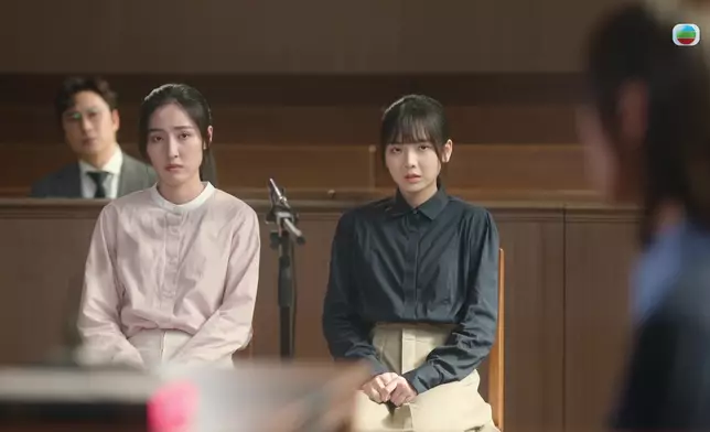 陳芷珊（左）、劉芷玲