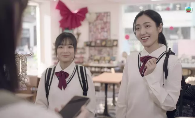 陳芷珊（左）、劉芷玲