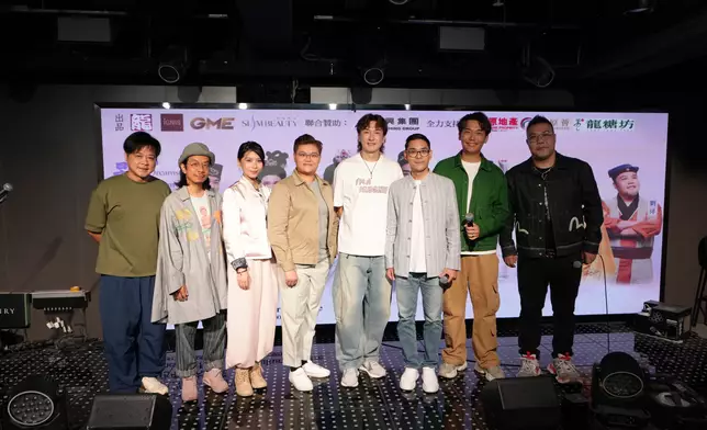 「花影夢」音樂總監伍卓賢、導演李潤祺與一眾演員合照。